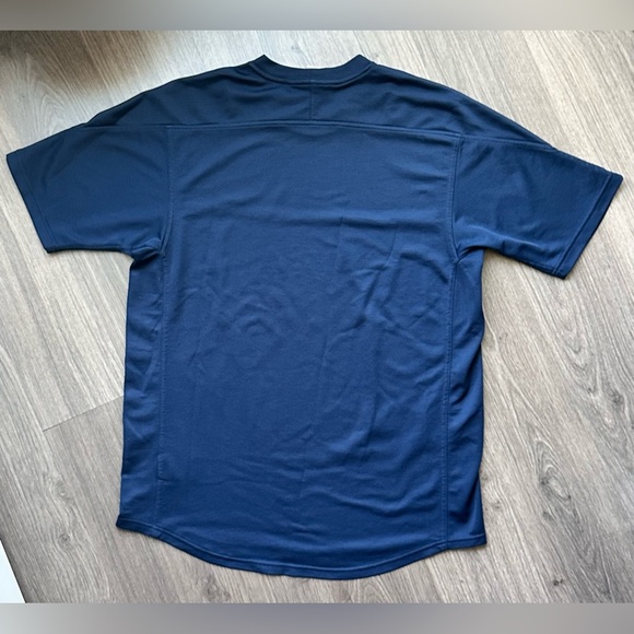 Nike Embroidered Active Shirt Y2K - Picture 2 of 4